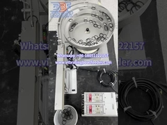 एक वाइब्रेटर बाउल फीडर ओ-रिंग कैसे ले जाता है?